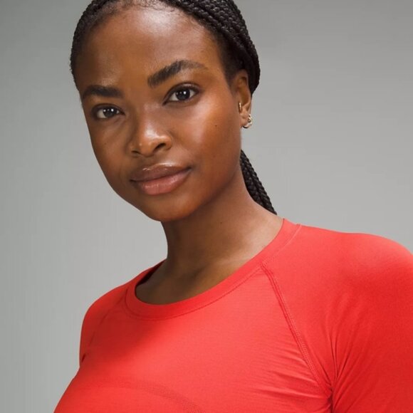 Swiftly Tech Long-Sleeve Shirt 2.0 Hip Length Hot Heat - Picture 4 of 13